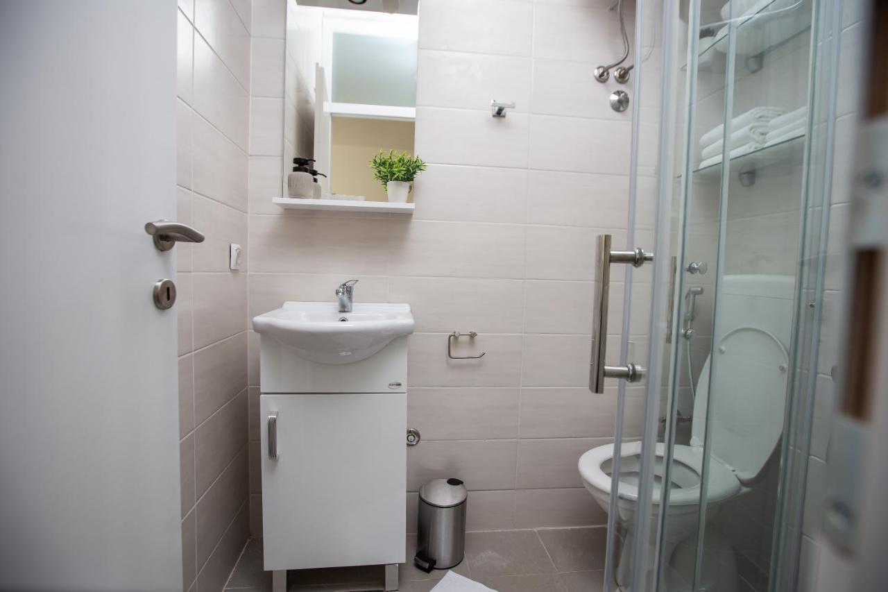 Big Tree Apartment & The Nest Apartment - Free Parking Мостар Екстер'єр фото